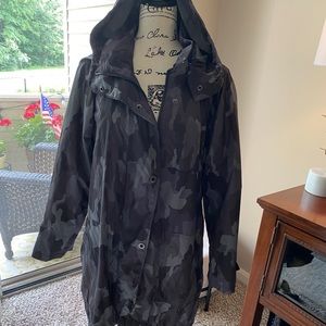 Style & Co camouflage raincoat